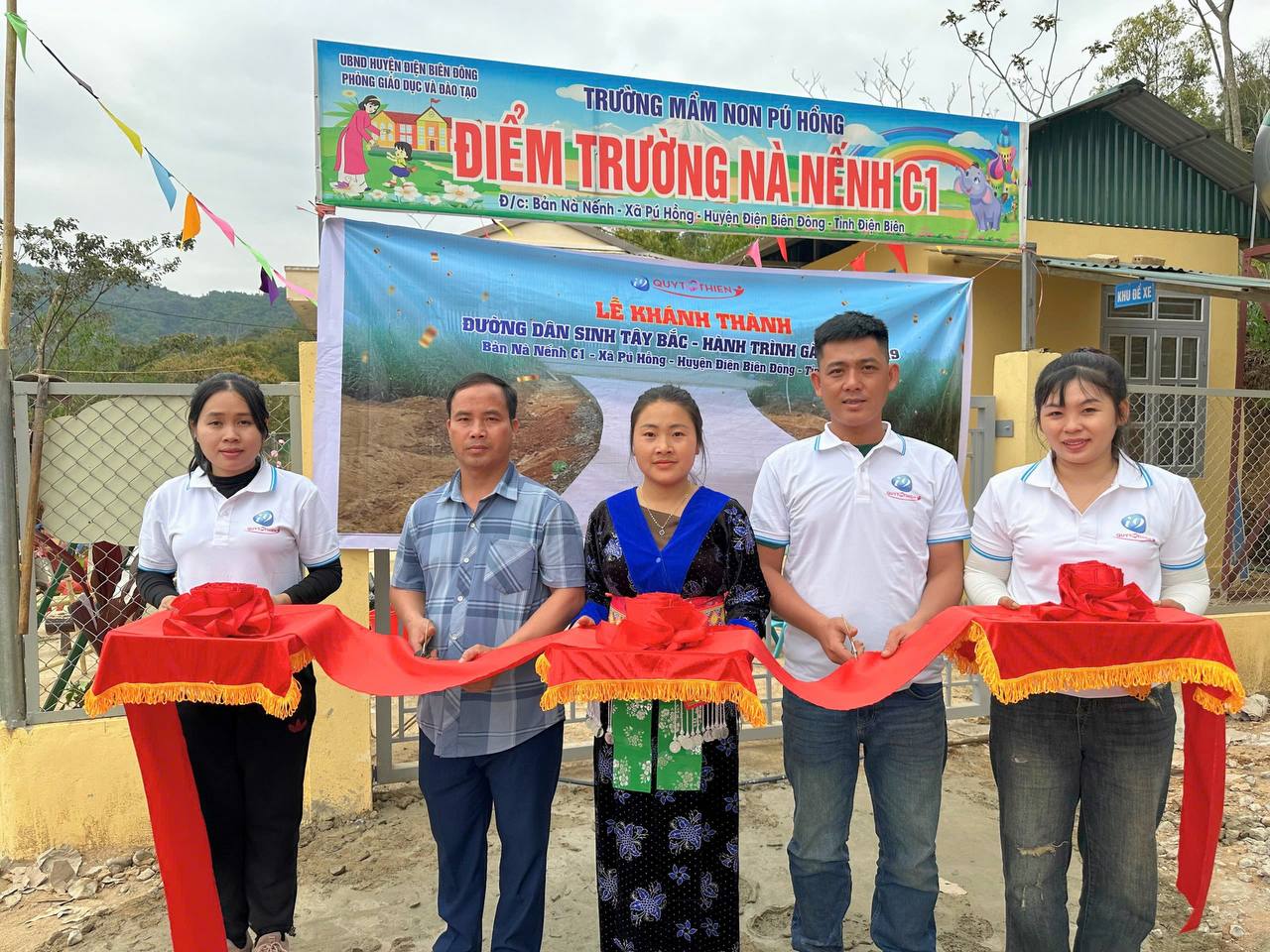 Hình ảnh đại diện cho cá cược có trách nhiệm, với các yếu tố an toàn và cộng đồng hỗ trợ