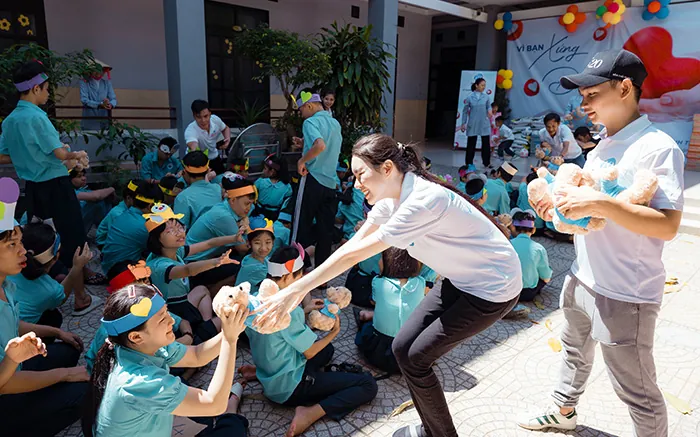 Biểu tượng sứ mệnh và tầm nhìn của Xổ Số 66, với các yếu tố về an toàn, công bằng và đổi mới trong ngành cá cược trực tuyến